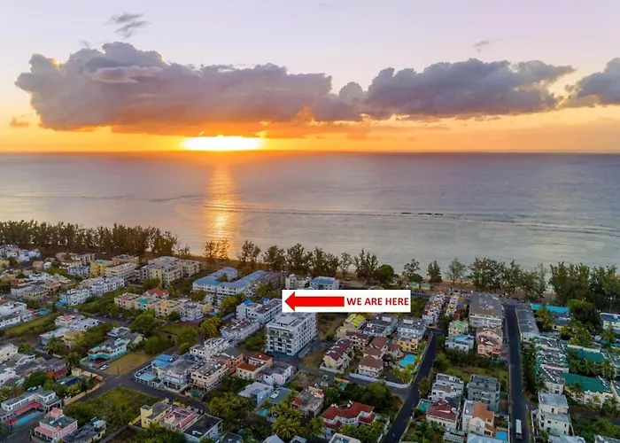 Sunkissed - Brand New Beach Apartment Located 50M From Beach