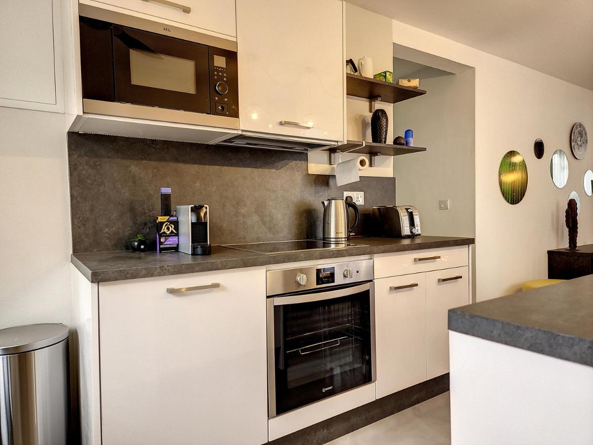 Sunkissed - Brand New Located 50m From *