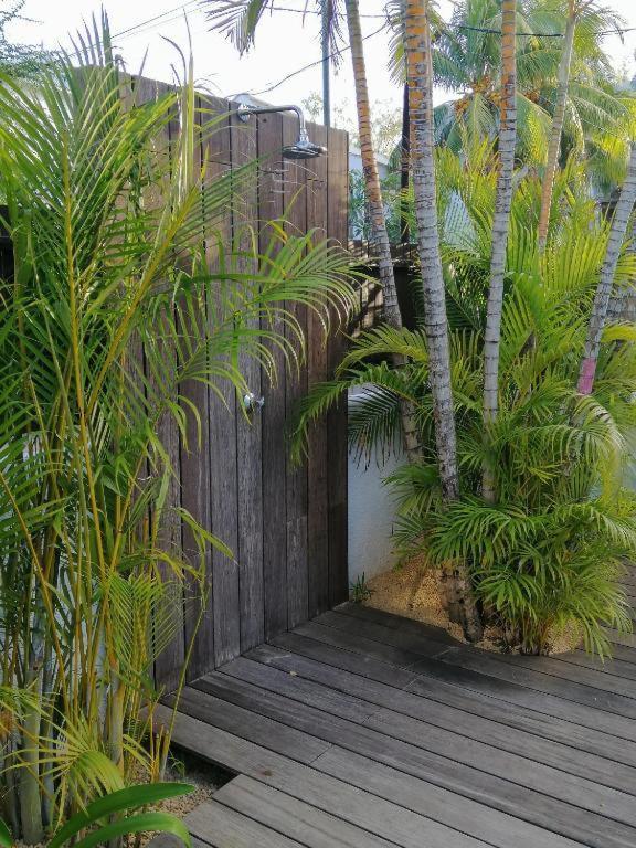 Sunkissed - Brand New Located 50m From